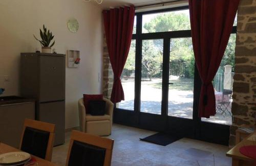 Sainte-Eulalie Apartment | Charming Ruby Gîte: Family-Friendly Retreat Near Carcassonne