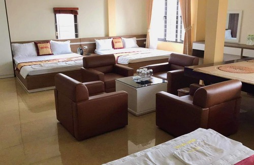 Vinh Yen Hotel | Budget-Friendly Ruby Hotel with Family Amenities & Kitchen