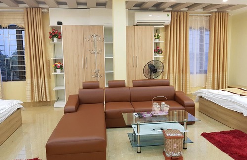 Vinh Yen Hotel | Budget-Friendly Ruby Hotel with Family Amenities & Kitchen