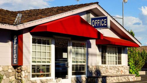 Bridgeport Hotel | Guest-Focused Ruby Inn Bridgeport: Pet-Friendly Retreat