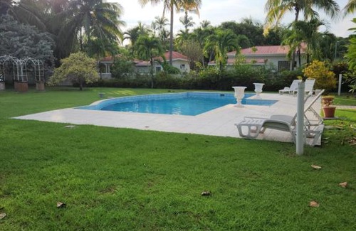 Lance aux Epines Villa | Ruby Joy Villa