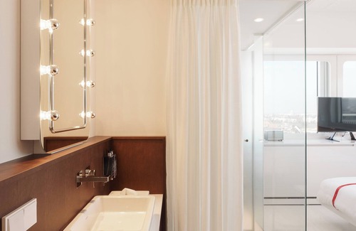 Dusseldorf Old Town Hotel | Stylish Ruby Luna Hotel Düsseldorf with Family-Friendly Perks