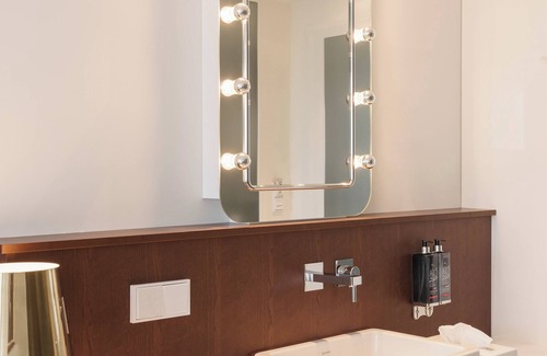 Dusseldorf Old Town Hotel | Stylish Ruby Luna Hotel Düsseldorf with Family-Friendly Perks