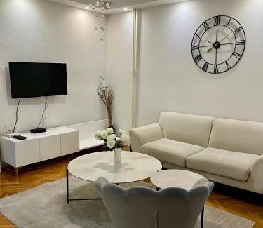 Centar Apartment | Pet-Friendly 4-Star Luxury Getaway Apartment - Rated 9.9/10