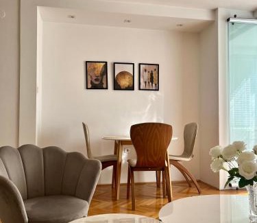 Centar Apartment | Pet-Friendly 4-Star Luxury Getaway Apartment - Rated 9.9/10