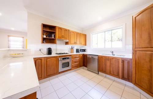 Black Head House | Beachfront Ruby's Place: Pet-Friendly Oasis with Ocean Views
