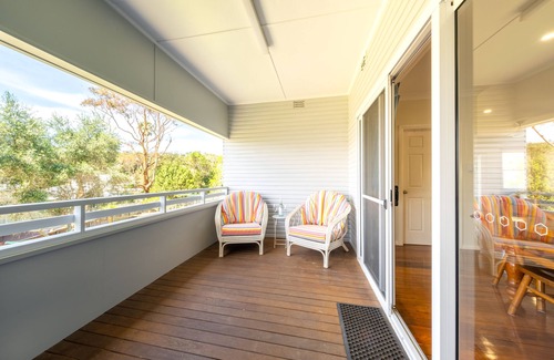 Black Head House | Beachfront Ruby's Place: Pet-Friendly Oasis with Ocean Views