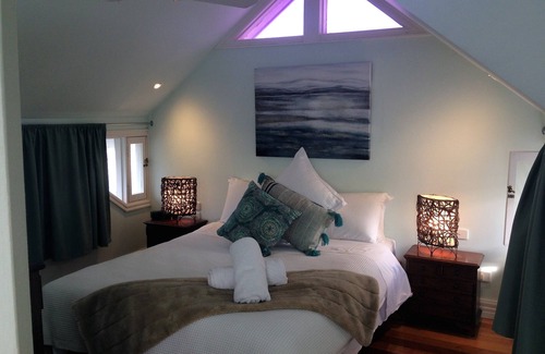 Queenscliff Hotel | Oceanfront Ruby's Queenscliff: Guest Rated 9.2 with Breakfast