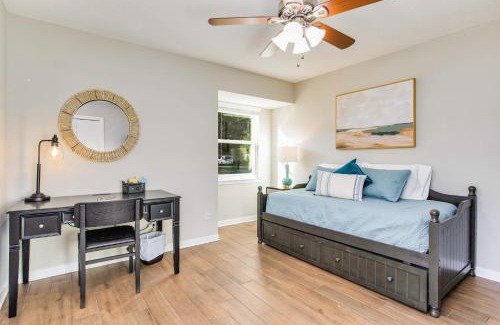 North Northwest Pensacola House | Pet-Friendly Ruby's Retreat: Perfect for Families & Guests