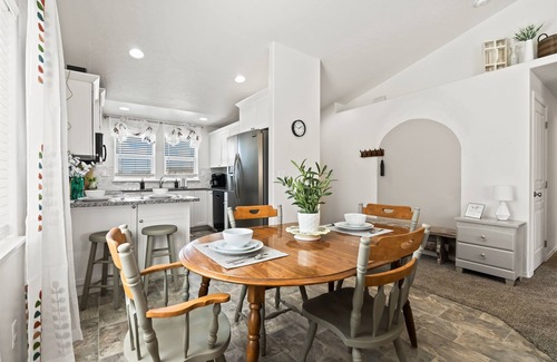 Caldwell House | Retro 60's Vibes with Firepit & Patio Near C of I