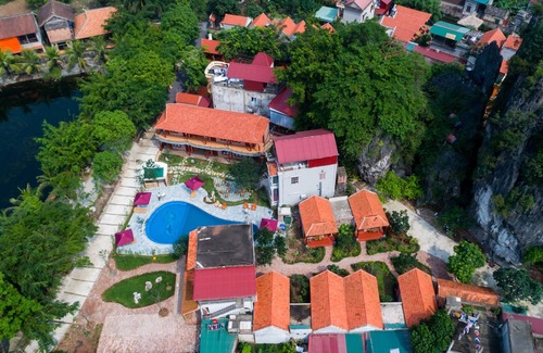 Hoa Lu Apartment | Experience Rubyhomestay: 4-Star Ocean View Retreat