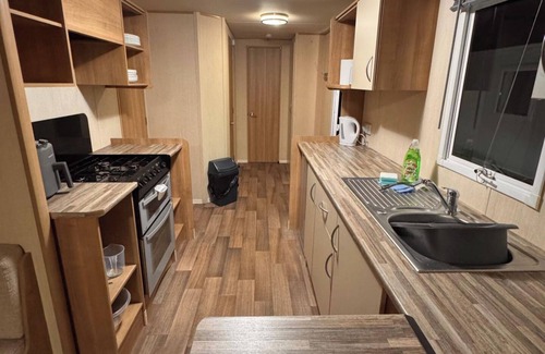 Towyn Ski Chalet | Rubys Place on Lyons Winkups, Towyn, Sleeps 6