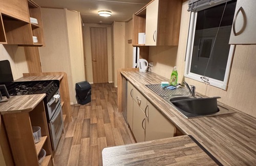 Towyn Ski Chalet | Rubys Place on Lyons Winkups, Towyn, Sleeps 6