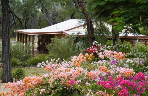 Rubyvale Hotel | Elegant Rubyvale Motel & Holiday Units - Adults Only Retreat