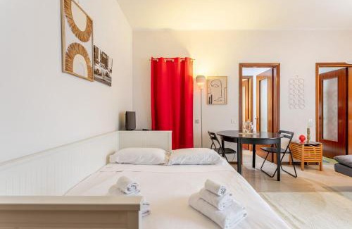 Precotto Apartment | Rucellai Studio: Pet-Friendly Retreat With Shared Pool
