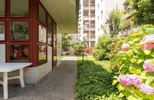 Precotto Apartment | Rucellai Studio: Pet-Friendly Retreat With Shared Pool