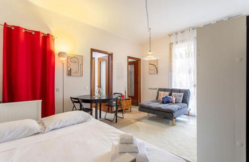 Precotto Apartment | Rucellai Studio: Pet-Friendly Retreat With Shared Pool