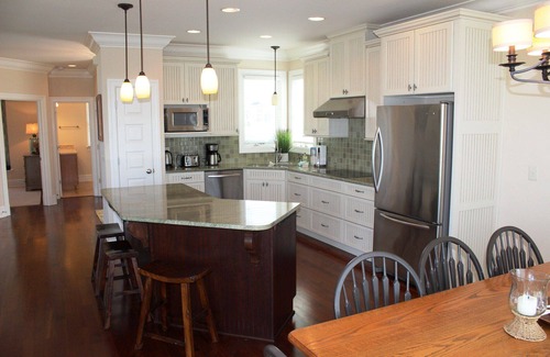 Manteo House | Exquisite Rudder Village 14: Canal-Front Retreat in Pirate's Cove