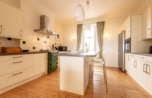 Earlsferry Cottage | Ruddon Grange: Inviting Coastal Retreat for 8 Guests