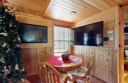 Ledbetter House | Family-Friendly Stay at Rudolph - Reindeer Ranch Retreat