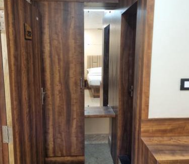 Sambalpur Hotel | Budget-Friendly Retreat at Rudraksh Riverside for Families