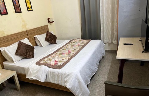 Pushkar Hotel | Pet-Friendly Retreat at Rudram: Cafe & Stay Awaits You