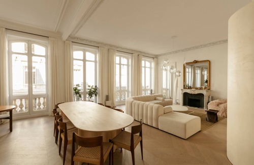 9th Arrondissement Apartment | Rue d'Aumale by onefinestay