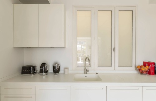 Notre-Dame-des-Champs Apartment | Rue Vavin by onefinestay