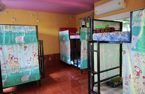 Sukhothai House | Budget-Friendly RuengsriSiri Guesthouse with Kid-Friendly Amenities