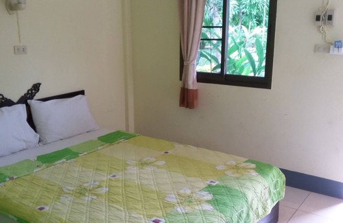Mae Rai Hotel | Relax at Ruenview Resort with Pool and Family Amenities