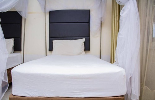 Lusaka Cabin | Budget-Friendly Stay at Rugems Executive Lodge with Breakfast