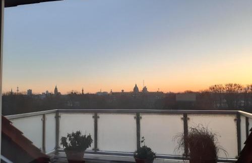 Linden-Sud Apartment | Experience Tranquility Above the Rooftops of Hannover