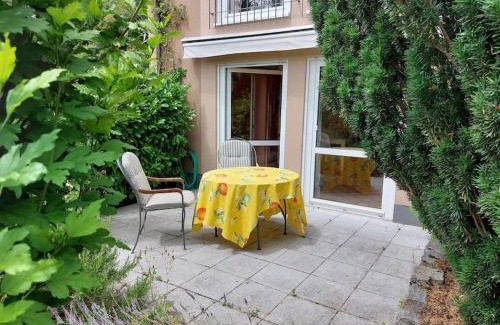 Laudenbach Apartment | Relax and Unwind in a Family-Friendly Retreat