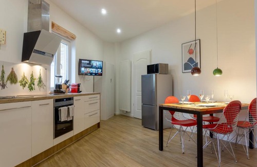 Suedost Apartment | Relaxing Retreat: Pet-Friendly Oasis with Full Amenities