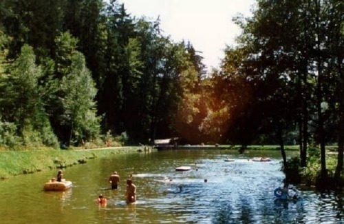 Ebersdorf Apartment | Ruhig gelegene Ferienwohnung mit beheiztem Pool