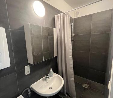 Neumuenster Apartment | Ruhig gelegene Unterkünfte im Norden - Viel Platz für Gruppen und Monteure