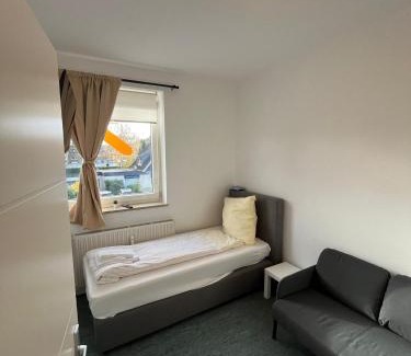 Neumuenster Apartment | Ruhig gelegene Unterkünfte im Norden - Viel Platz für Gruppen und Monteure