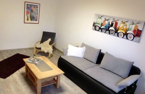 Schweinfurt Apartment | Peaceful 2.5 Room Apartment Near the Woods with Breakfast