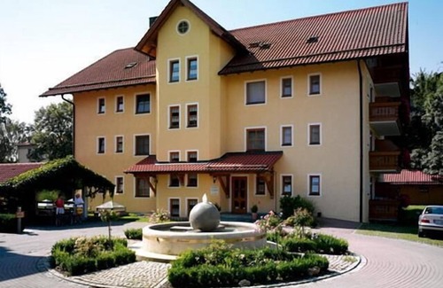 Bad Fuessing Apartment | Tranquil Apartment Near Bad Füssing Thermal Spas