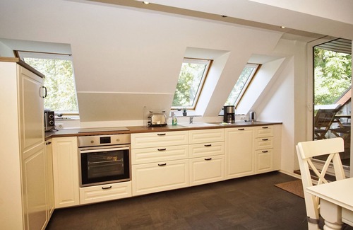Bergen auf Ruegen Apartment | Tranquil Retreat in the Heart of Rügen - Gutshaus Silvitz