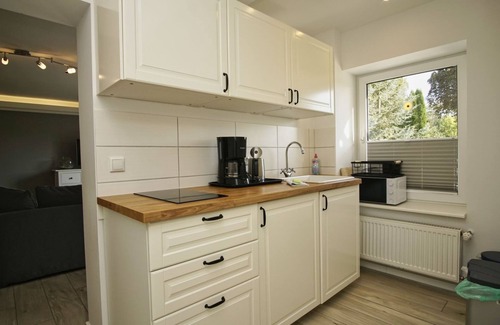 Bergen auf Ruegen Apartment | Peaceful Retreat with Ocean Views at Gutshaus Silvitz
