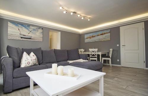 Bergen auf Ruegen Apartment | Idyllic Getaway Near the Beach at Gutshaus Silvitz