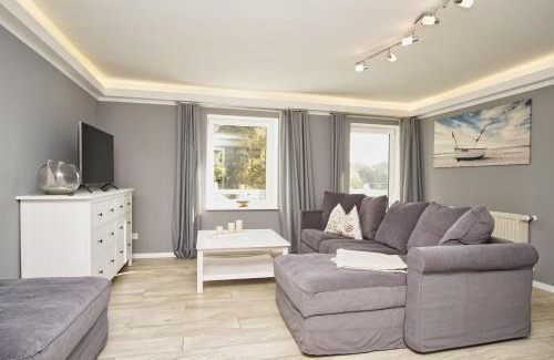 Bergen auf Ruegen Apartment | Idyllic Getaway Near the Beach at Gutshaus Silvitz