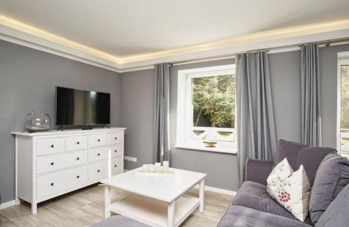 Bergen auf Ruegen Apartment | Idyllic Getaway Near the Beach at Gutshaus Silvitz