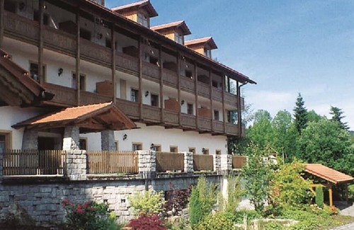Schwarzenbach Apartment | Serene Apartment with Balcony & View of Osser - Rated 10/10