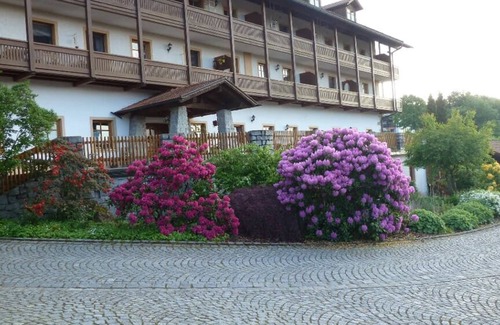Schwarzenbach Apartment | Serene Apartment with Balcony & View of Osser - Rated 10/10