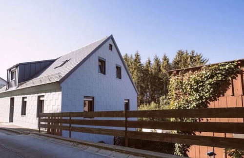 Bernstein a.Wald House | Tranquil Forest Retreat with Child-Friendly Amenities