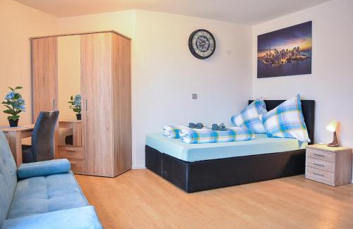 Werderau Apartment | Cozy Retreat with Balcony, Parking & Netflix Access