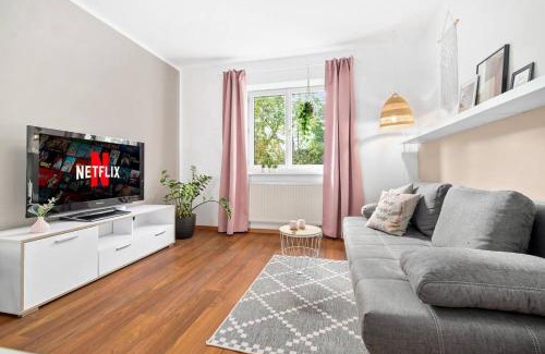 Mariatrost Apartment | Quiet Apartment Near Park with Free Parking for Families
