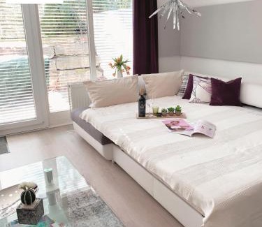 Rosenfeld Apartment | Central Apartment with Spa & Breakfast – Rated 9.3/10